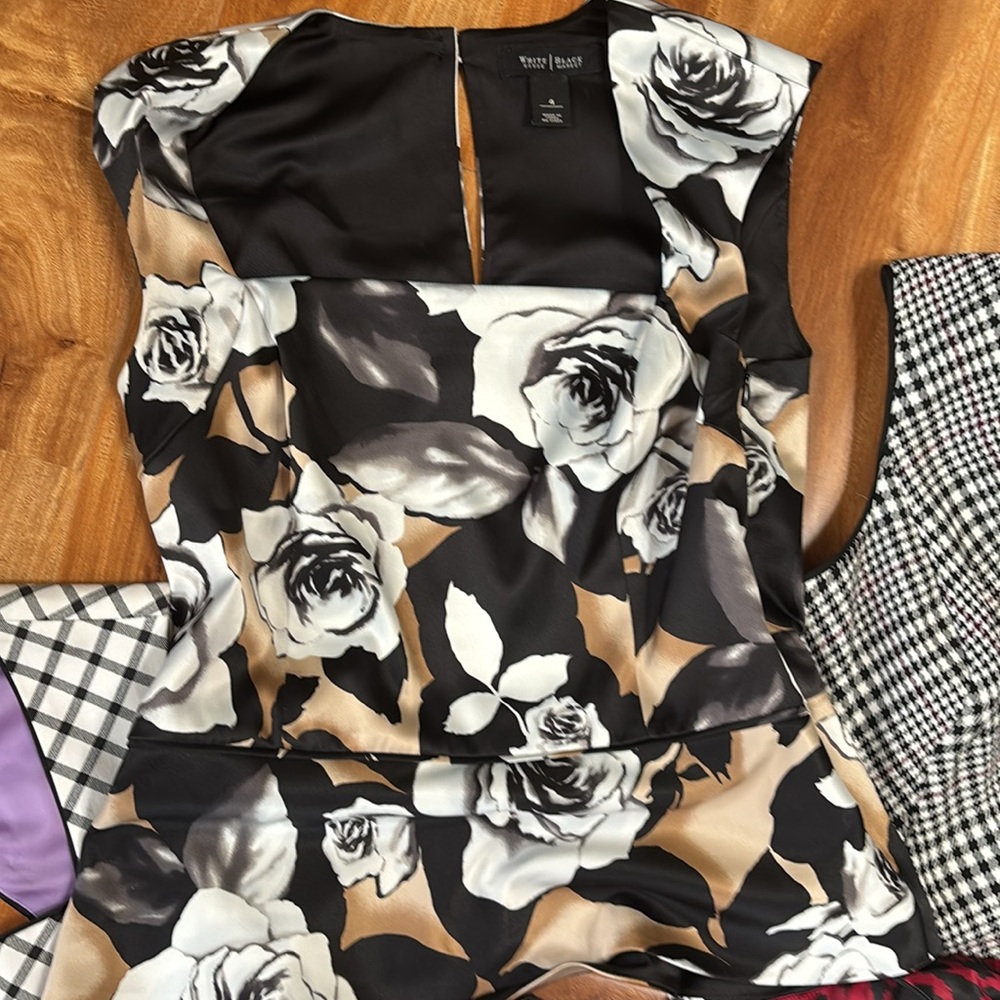 White House Black Market Women's Tops - Black, White, Red, Gray, brown - Picture 2 of 5